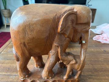 Houten Olifant met Baby Beeld