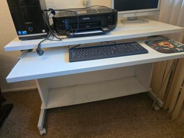 Gratis Computerbureau met Uitschuifblad