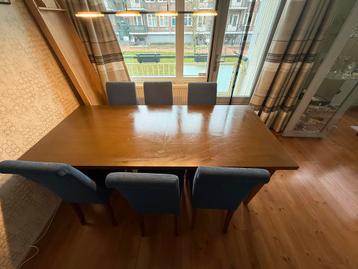 Eettafel (2x1 meter) met 6 blauwe stoelen