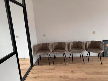 4 Gebruikte stoelen - Gratis af te halen
