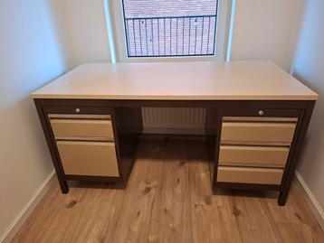 Metalen (vintage) bureau met lades