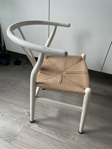 Witte Wishbone Stoel GRATIS