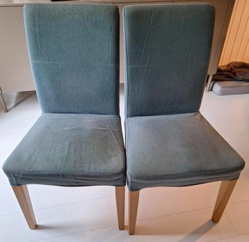 Gratis:4 stoelen Ikea Hendriksdal, met afneembare hoes.