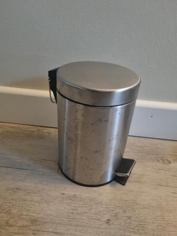 Kleine RVS Voetpedaalemmer - gratis