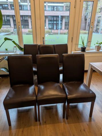6 stoelen bruin GRATIS