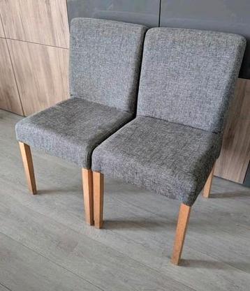 Gratis 2 grijze stoelen