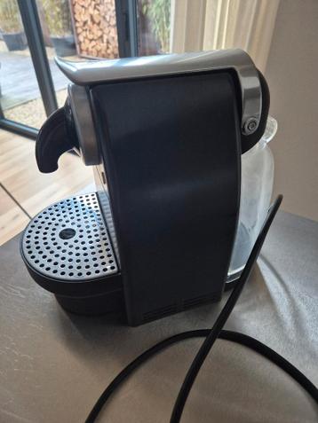 Nespresso apparaat GRATIS (lekt)