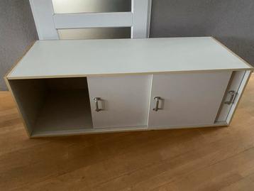 Dressoir/TV meubel/ hangkast - 144x48x57 cm