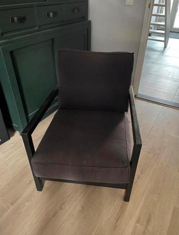 Zwarte fauteuil met dikke kussens - prima staat!