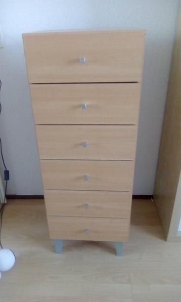 Laden kastje 6 laden hoog112 cm. Breed  41 cm  diep 42 cm