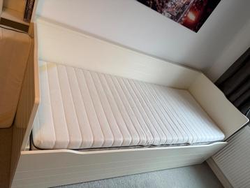 Uitschuifbare 2 persoons bedbank IKEA met lades