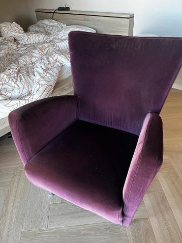 Paarse fauteuil