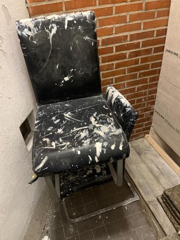 Twee gratis stoelen voor opknappen