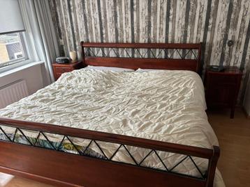 Mooi houten bed 180x200