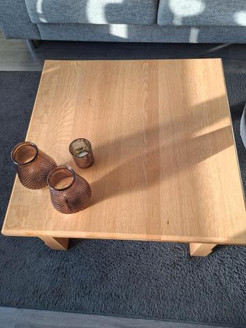 Zware licht grenen tafel. Gratis