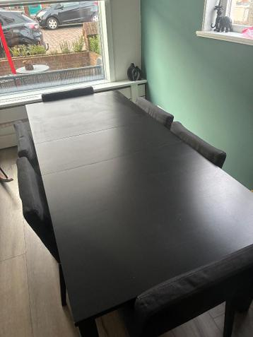 Eettafel + stoelen GRATIS