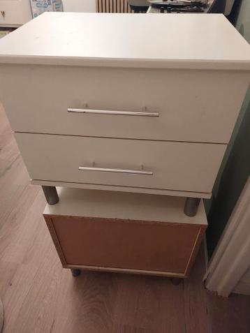 Gratis nachtkastjes 2x