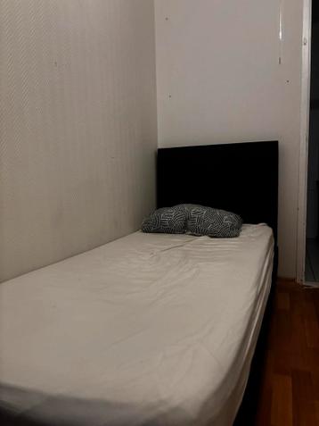 Gratis boxspring 1 persoons bed - Geleen