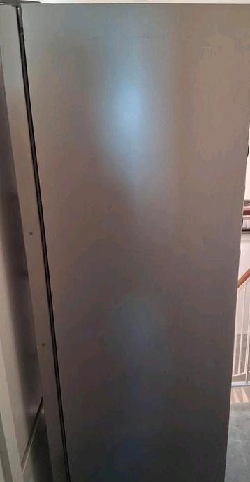 Gratis Vriezer van het merk Bosch (voor onderdelen)