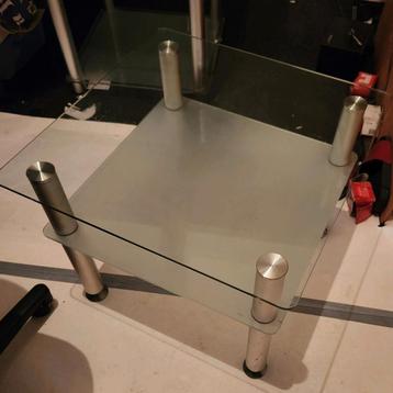 Glazen bijzettafel z.s.m ophalen