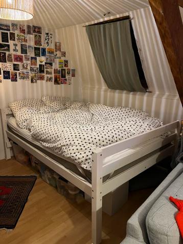 Wit hoog hout bed, 140x200