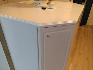 Wit gelakte slaapkamerkast