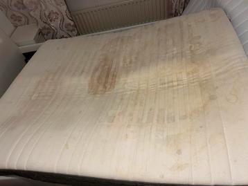 Matras voor recycling - beschadigd