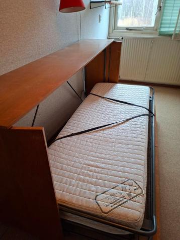 Gratis opklapbed (zonder matras)