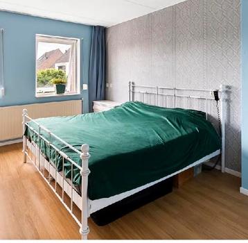 Tweepersoonsbed 180 cm breed