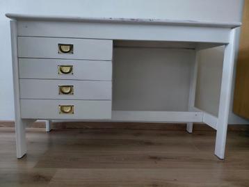 Gratis op te halen vintage bureau met lades