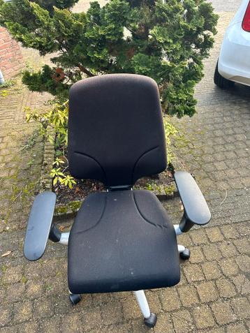 Zwarte bureaustoel - comfortabel en verstelbaar