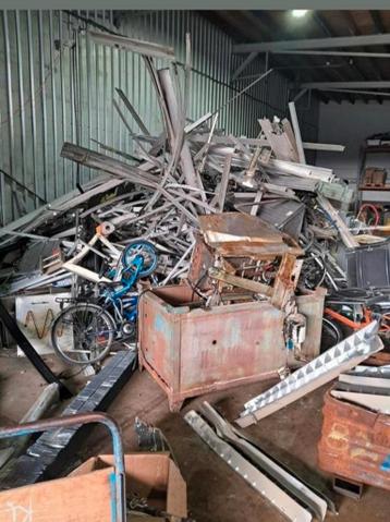 Oud ijzer en metalen wij halen alles gratis bij u op