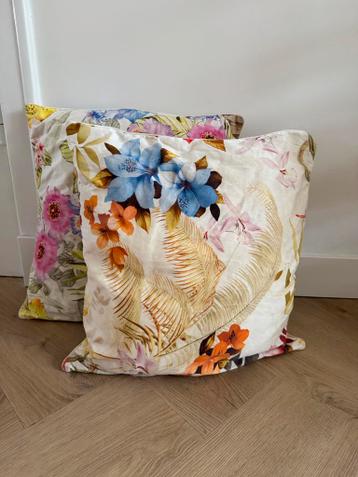Decoratieve kussens met bloemenprint - Zo goed als nieuw