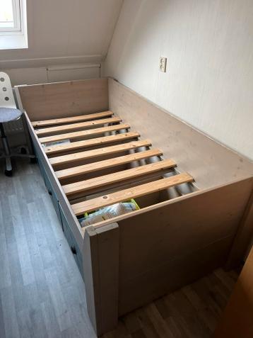 Mooie Kajuitbed met Opbergruimte