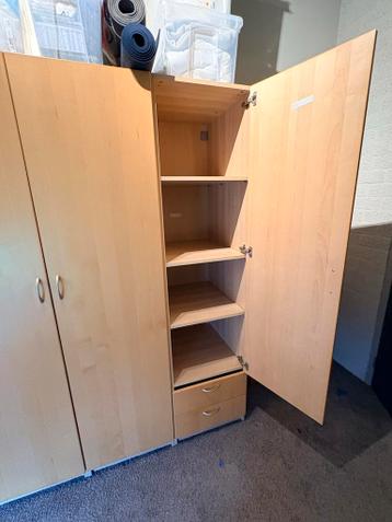 Grote kledingkast, 5 delen, gratis af te halen!