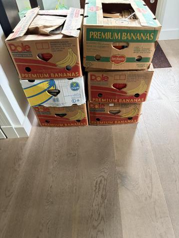 gratis af te halen: 6 dozen met (studie)-boeken