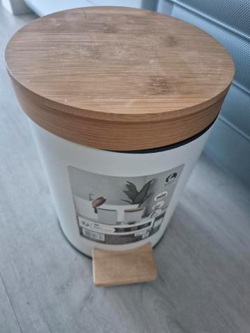 Kleine mini prullenbak wit