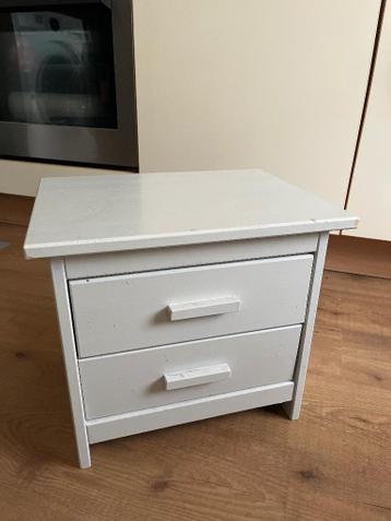 Nachtkastje (gaat 27-2 weg)