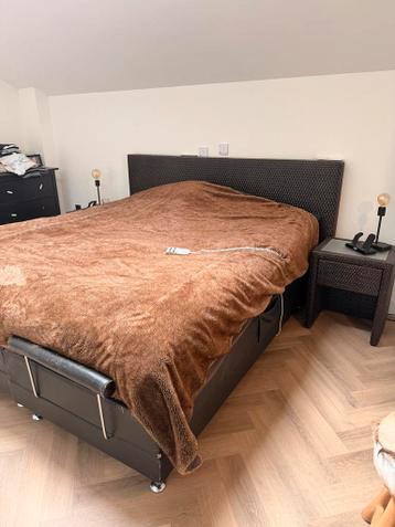 Tweepersoonsbed 190cm met nachtkastjes - MOET SNEL WEG!