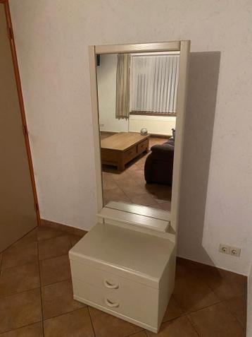 Ladekastje met spiegel