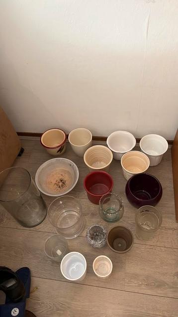 GRATIS OPHALEN: bloempotten, vazen, kaarsenhouders