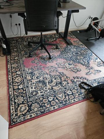 Versleten Perzisch tapijt / vloerkleed