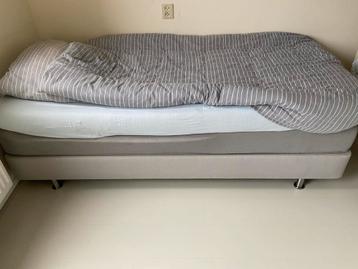 ** GRATIS ** één persoons boxspring