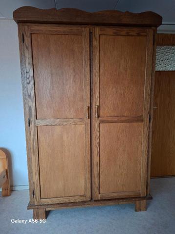 GRATIS: Solide Kledingkast, goed demontabel