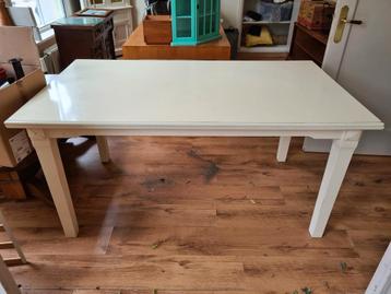 Gratis af te halen, witte eettafel!