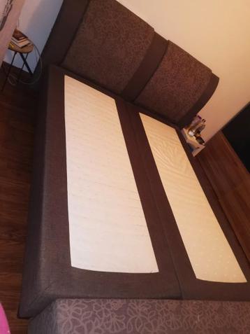 Gratis af te halen: King size bedbodem met hoofdbord en voet