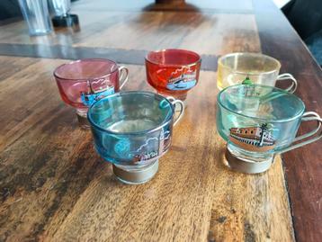 Gratis af te halen glaasjes/kopjes uit Venetië.