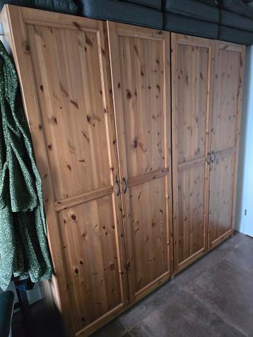 Gratis af te halen twee kledingkasten