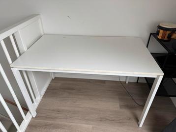 Wit Bureau 125x75cm