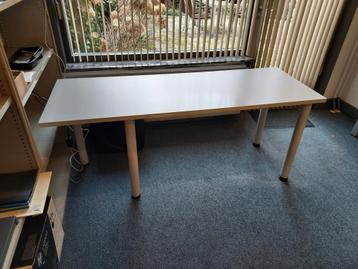 Bureau gratis af te halen.